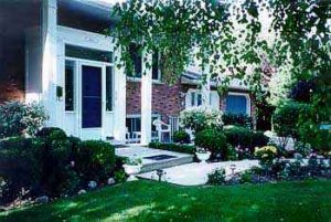 AVOCA BED & BREAKFAST a Bed and Breakfast in Niagara-on-the-Lake.  Experience a homestay at Avoca House