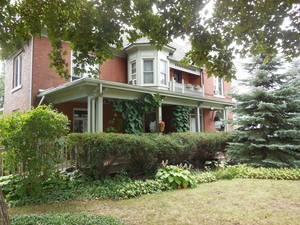 ORCHARD VIEW BED & BREAKFAST a Bed and Breakfast in Niagara Falls.  Orchard View Bed and Breakfast in Niagara Falls